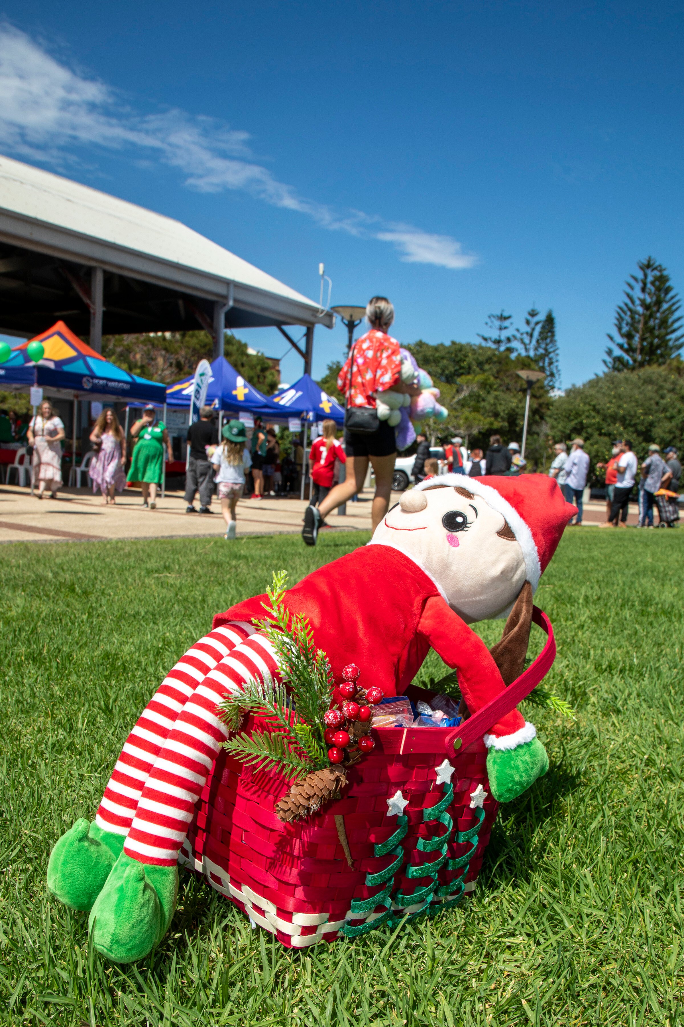 Samaritans Xmas Lunch-25-12-23-029-2MB (1)